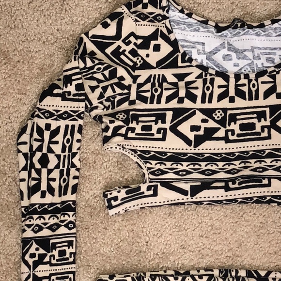 NWT‼️ 2PC Tribal Legging Set - Picture 2 of 3